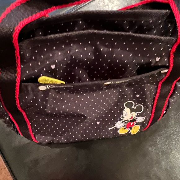 NWOT RARE LeSportSac ‘Jenni’ handbag Mickey Mouse - Picture 3 of 4